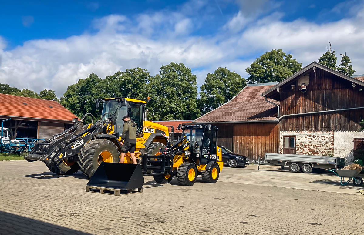 JCB 403 und JCB 435S Radlader