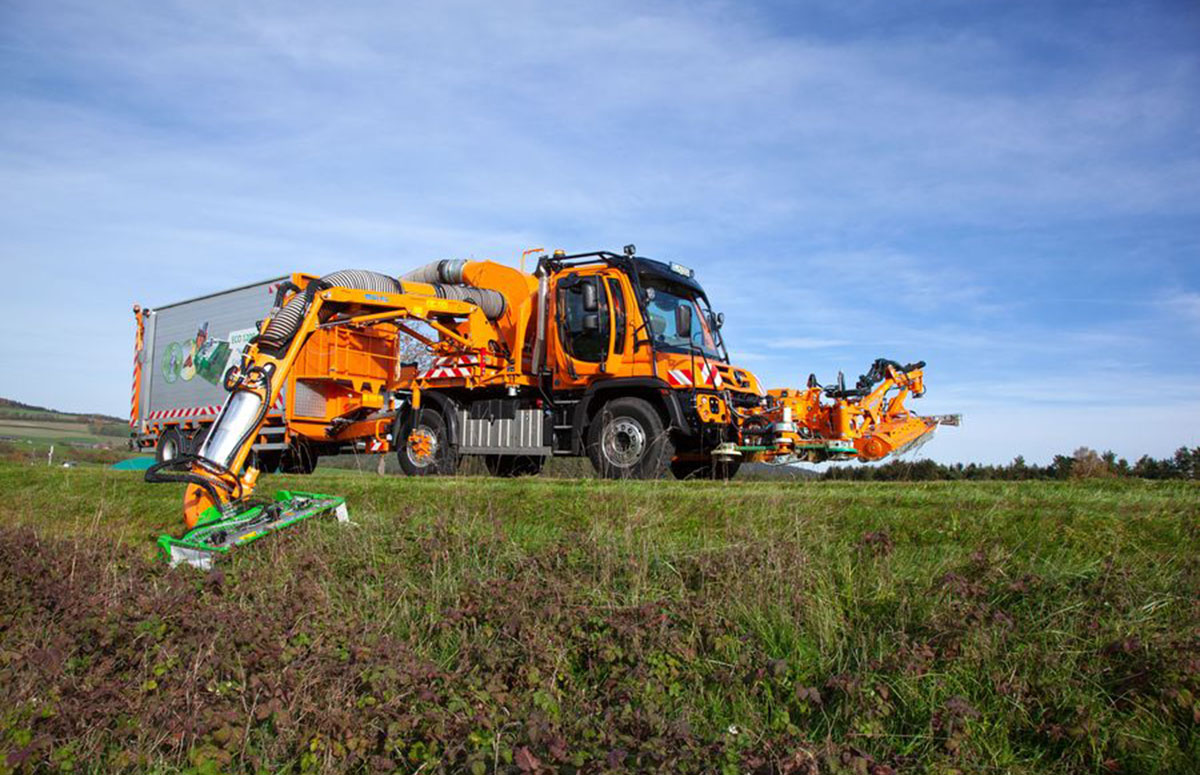 Unimog U 535 mit Mulag Heckausleger SB 600 und Eco 1200 Plus