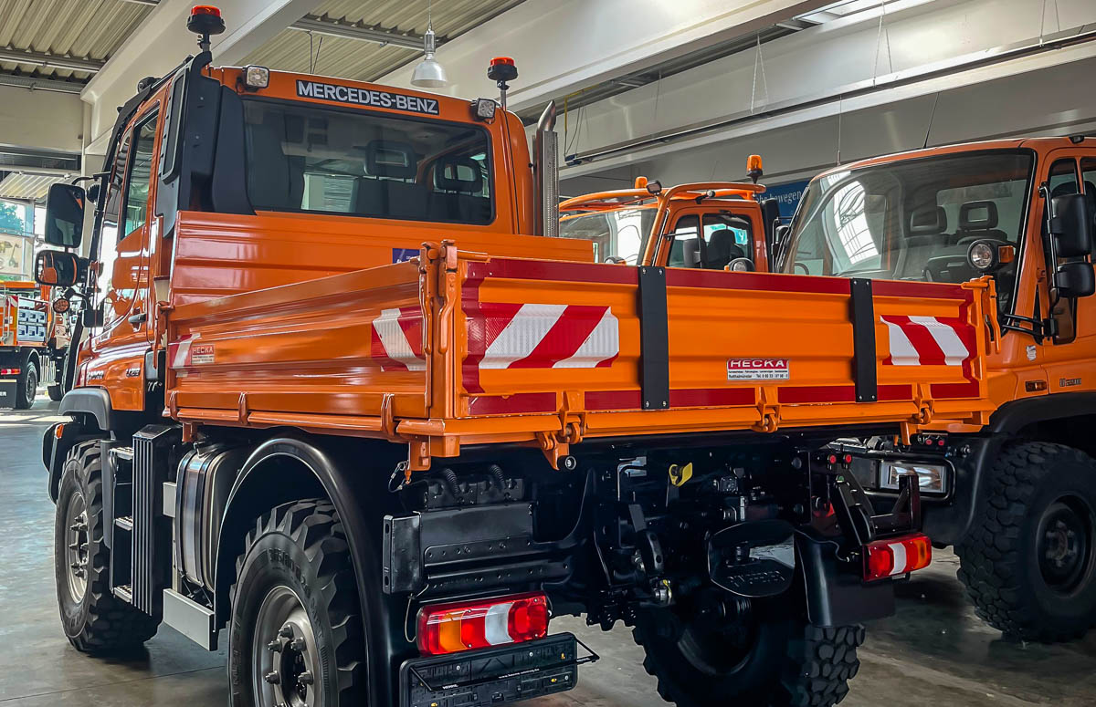 Unimog mit tiefer Ladefläche